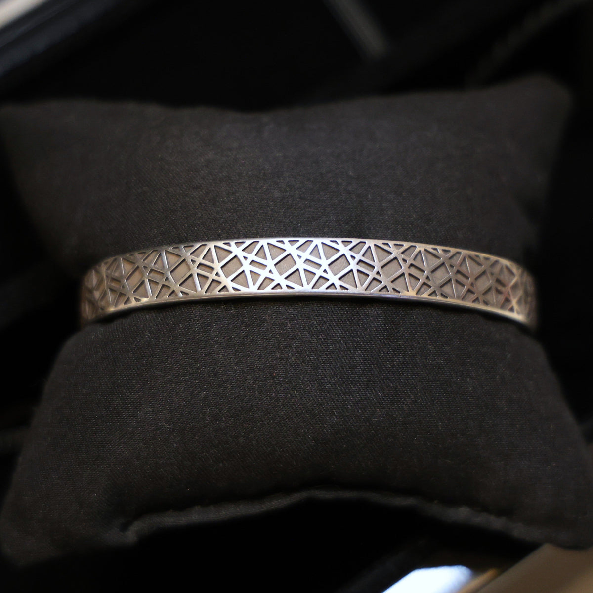 Geo Standard Cuff
