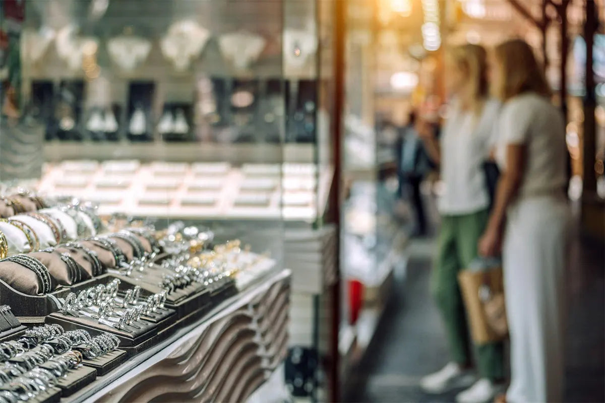 Local Designer Jewelry Stores vs. National Retail Chains header