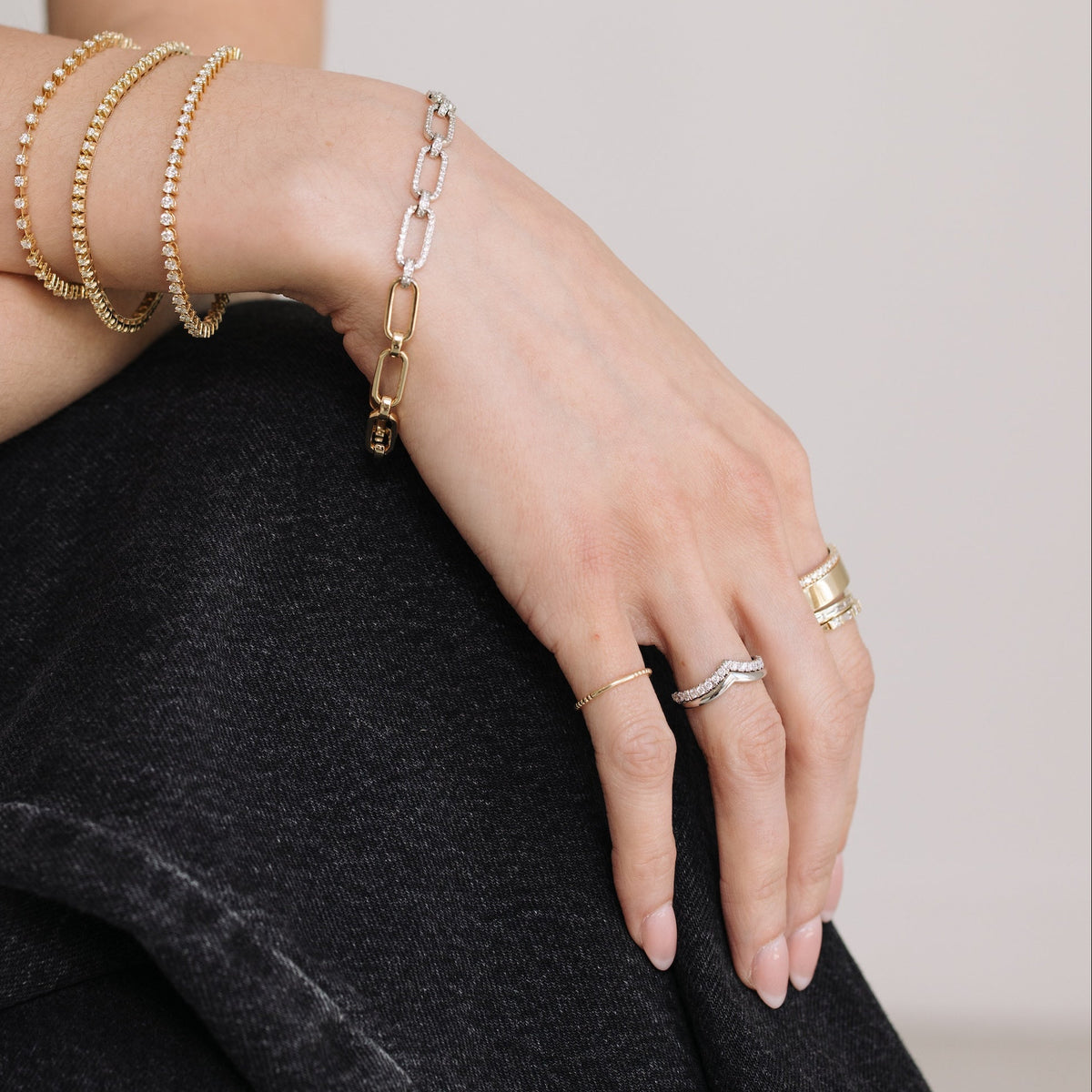 White Gold Lab-Grown Diamond V Contour Band