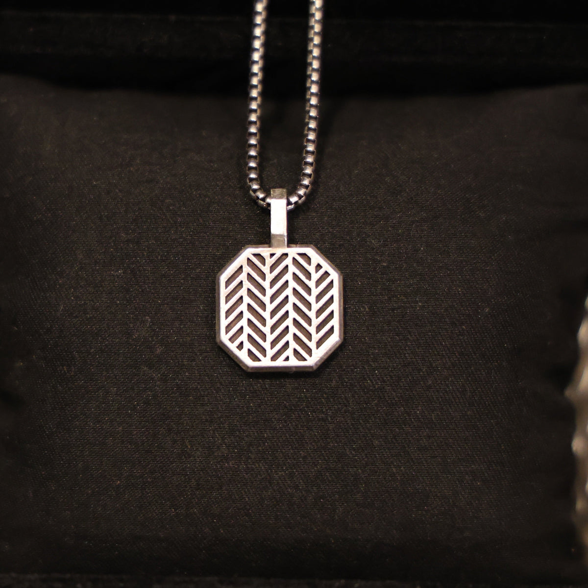Herringbone Ehta Medallion