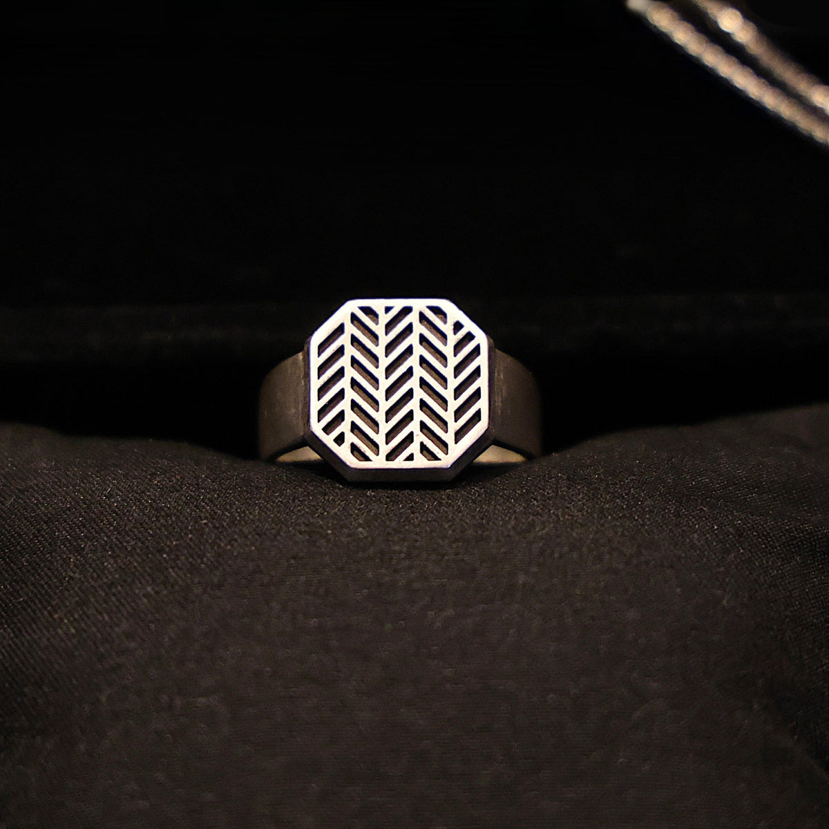Herringbone Vintage Signet Ring