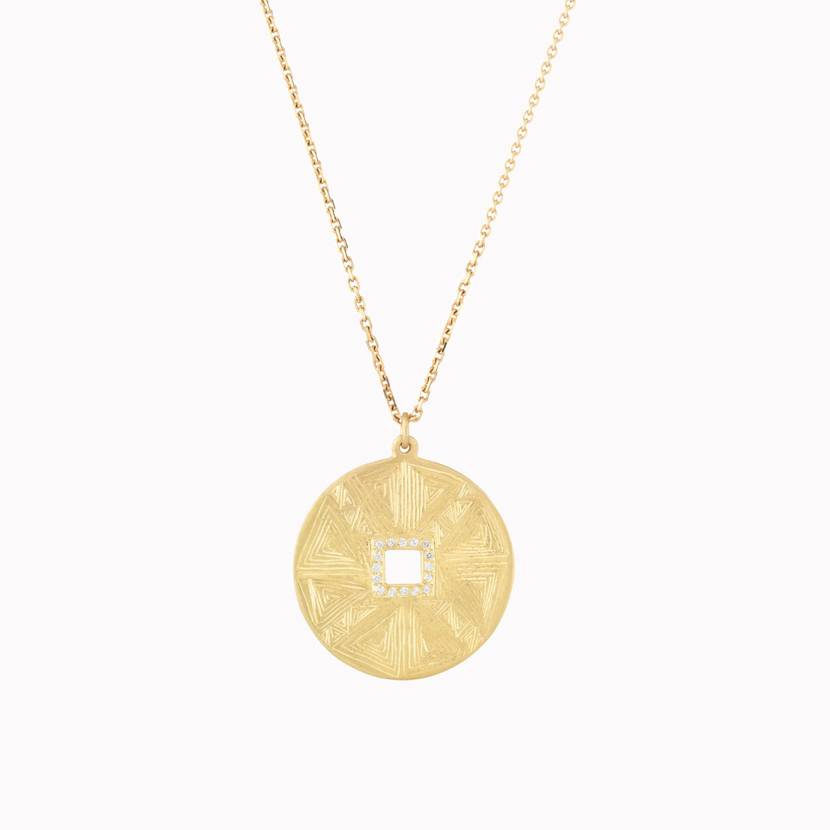 Mandala Hera Engraved Diamond Necklace