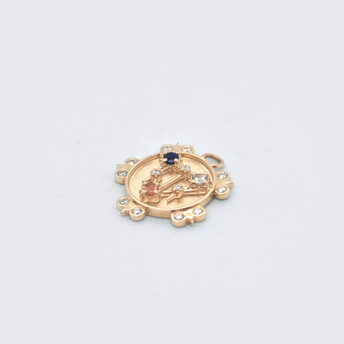 Small Lace Shield Medallion With Florets - 3 Stones - Eliza Page