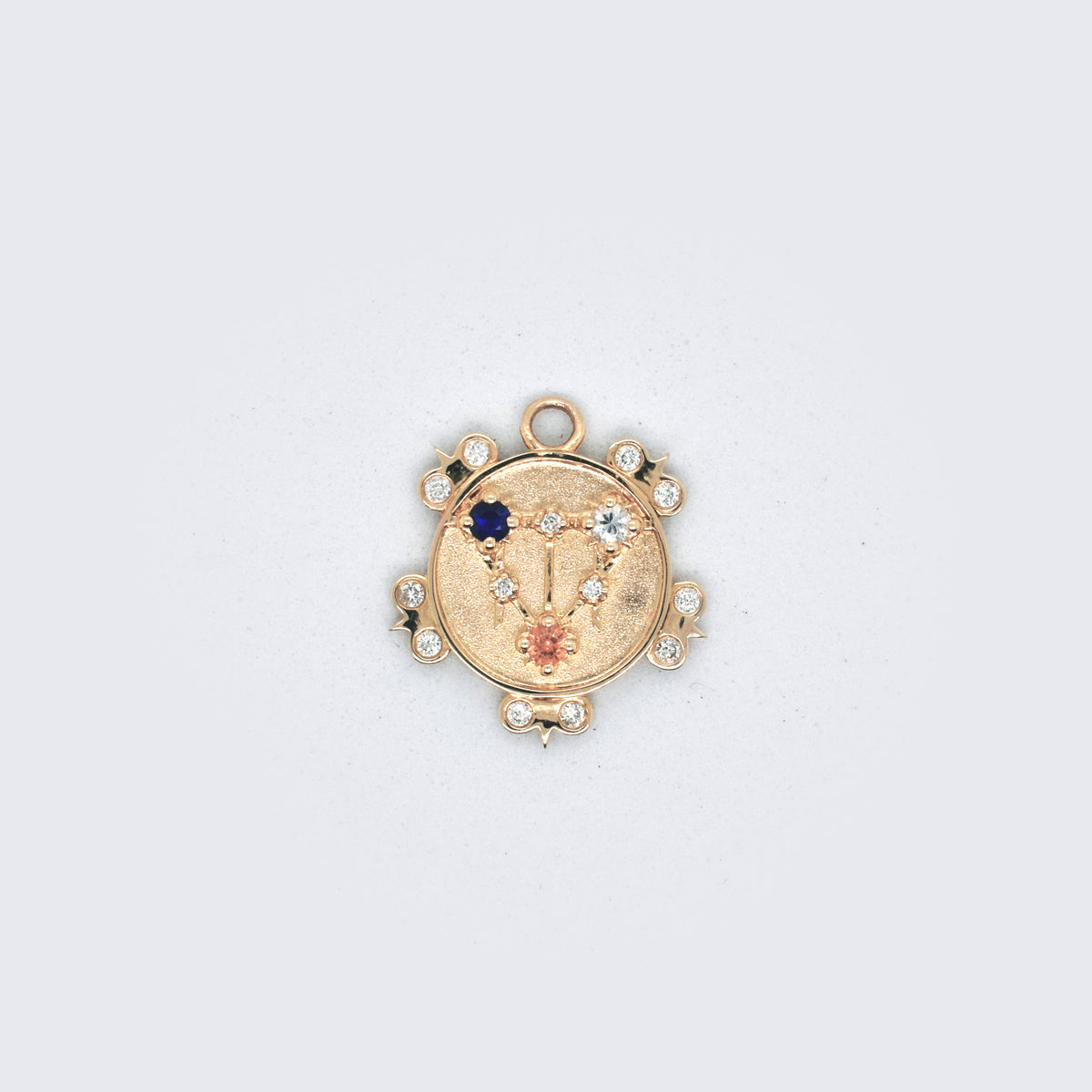 Small Lace Shield Medallion With Florets - 3 Stones - Eliza Page